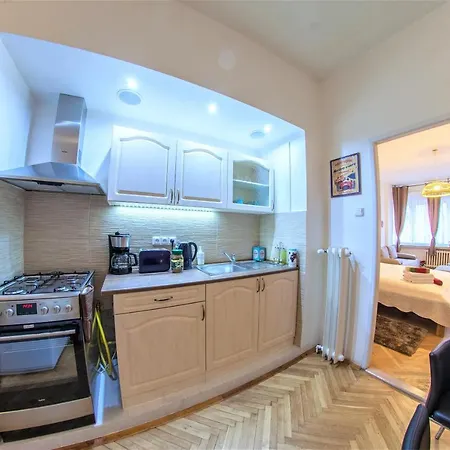 Stepanska 37 Apartment
