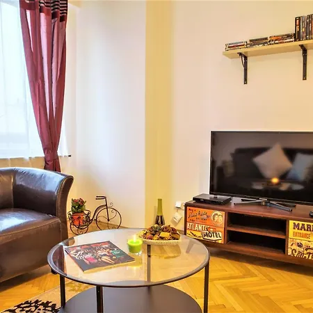 Stepanska 37 Apartment *