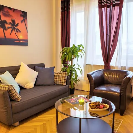 Stepanska 37 Apartment